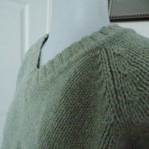 Abercrombie & Fitch lambswool blend v-neck sweater size S